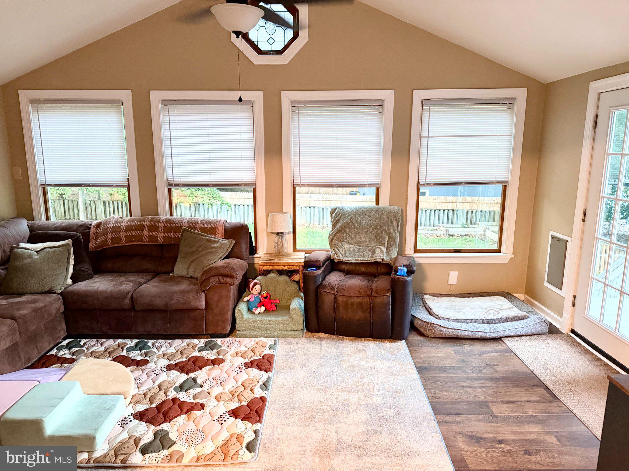 553 WHITE SANDS DRIVE