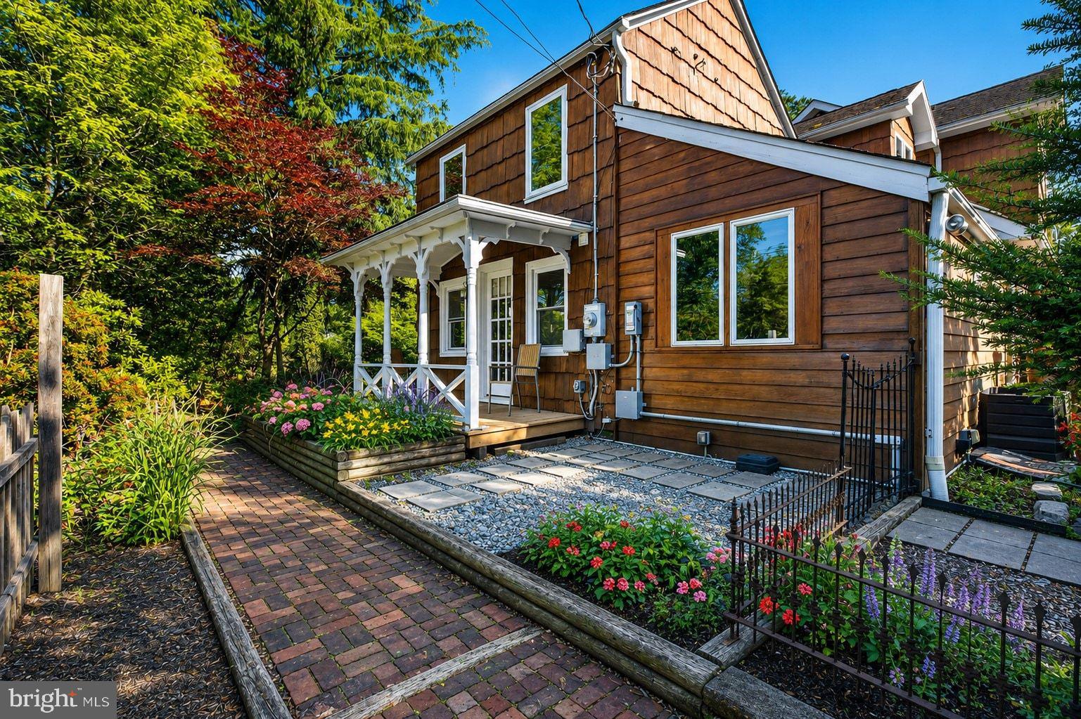 498 PERRINEVILLE ROAD