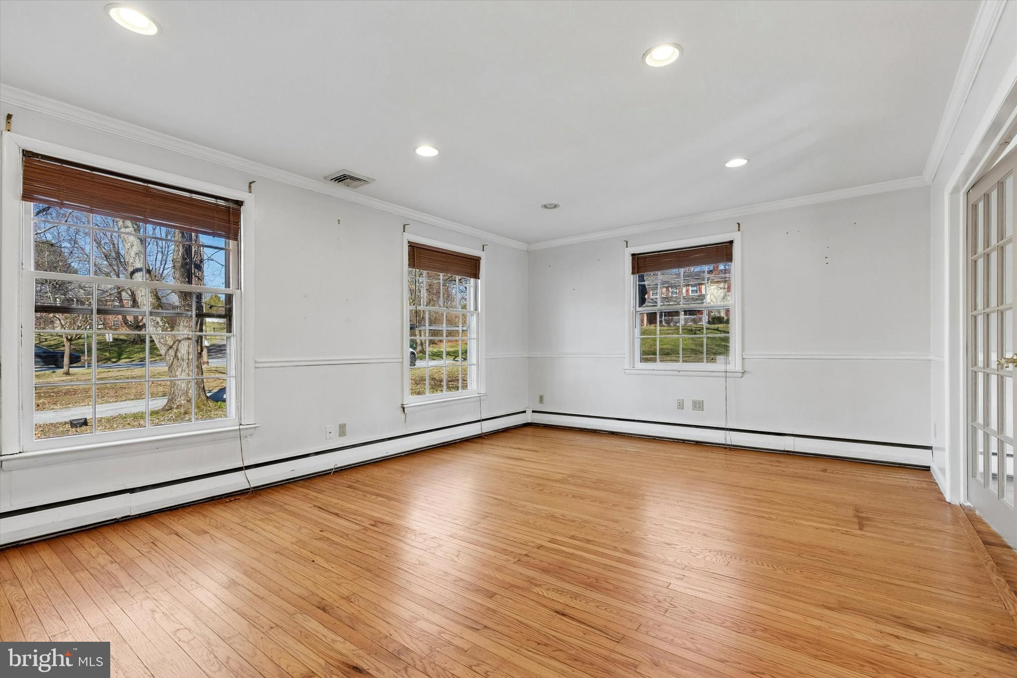 GLENHARDIE - Residential