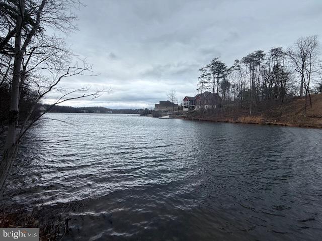 LAKE HOLIDAY ESTATES - Land