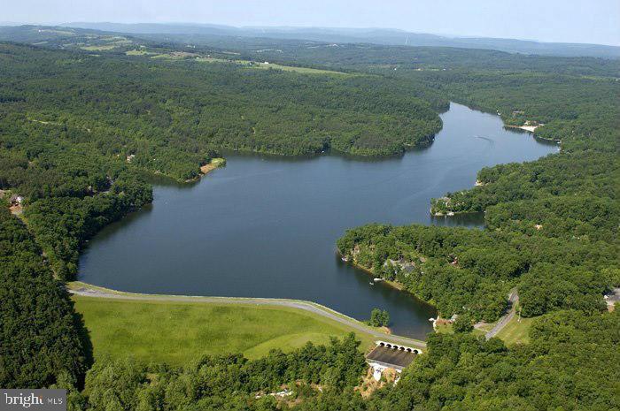 LAKE HOLIDAY ESTATES - Land