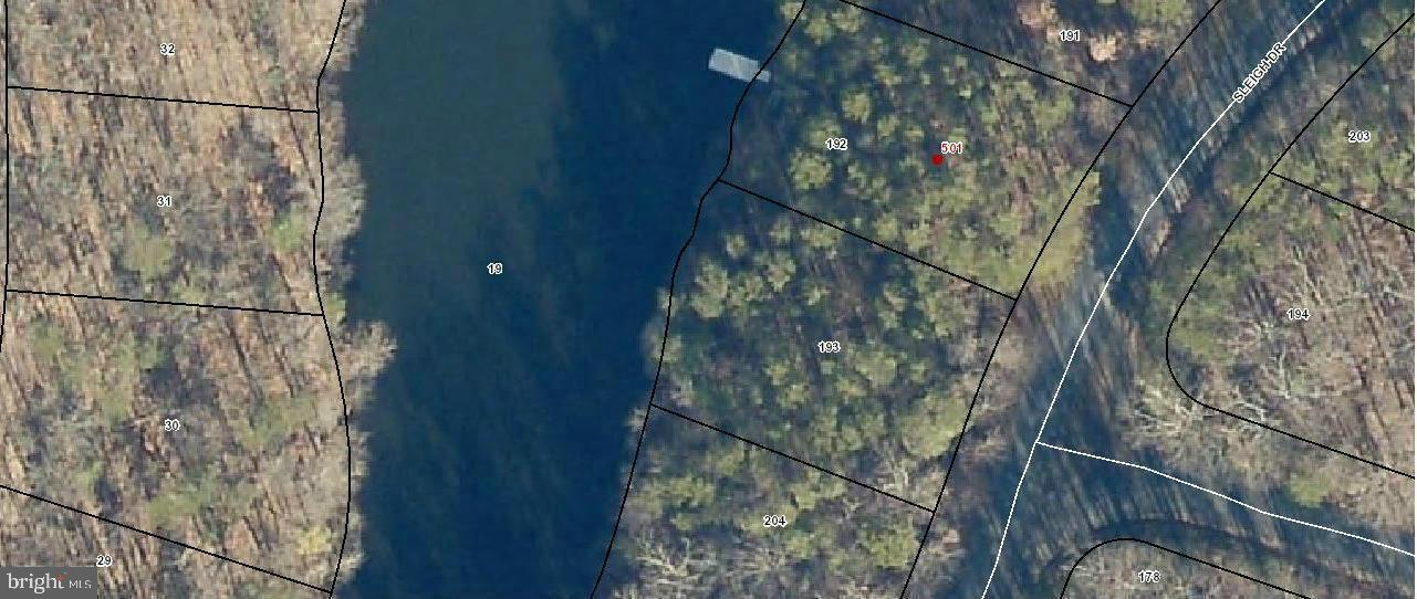 LAKE HOLIDAY ESTATES - Land