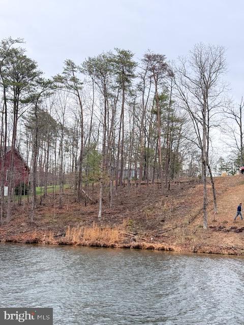 LAKE HOLIDAY ESTATES - Land