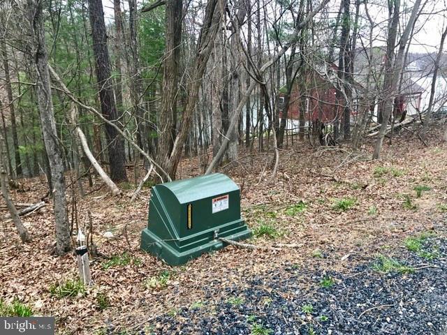 LAKE HOLIDAY ESTATES - Land