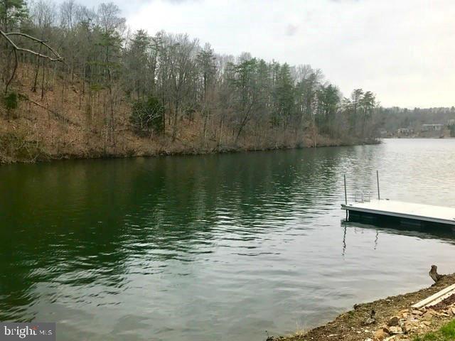 LAKE HOLIDAY ESTATES - Land