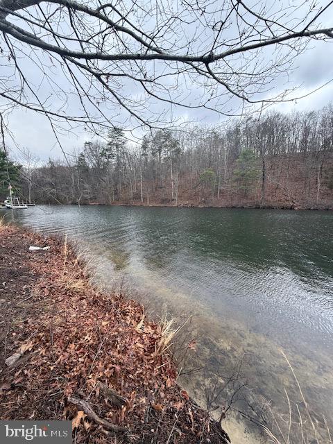 LAKE HOLIDAY ESTATES - Land