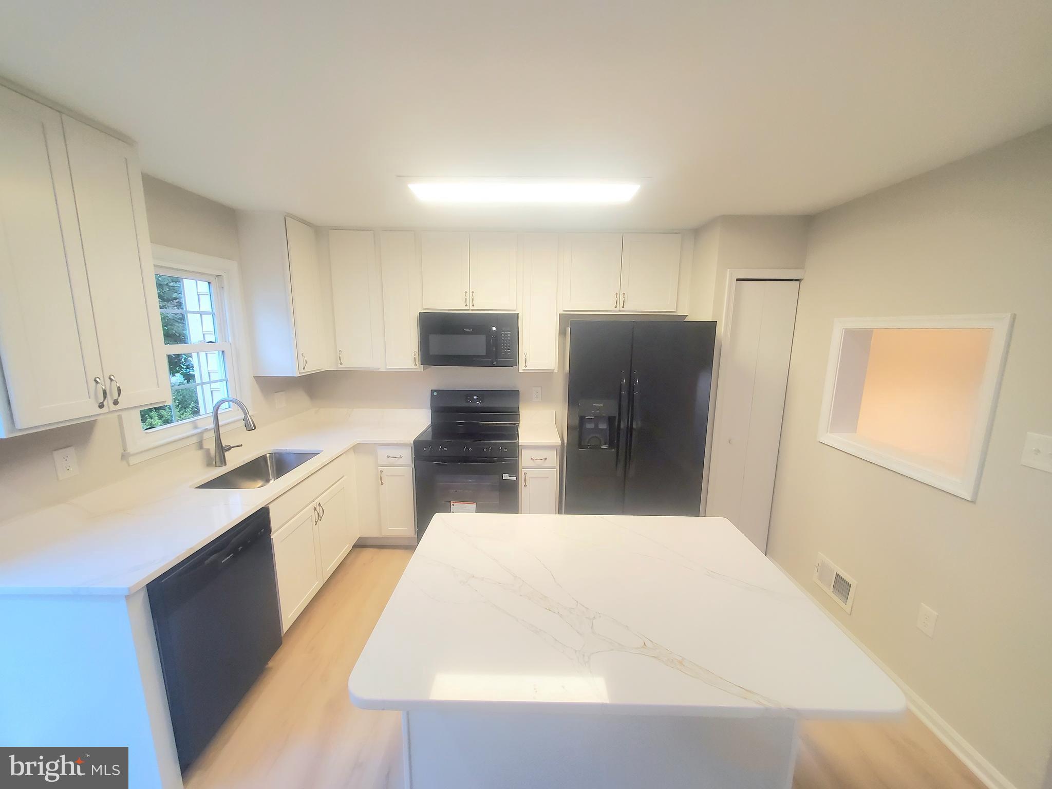 HERITAGE ESTATES - Residential Lease