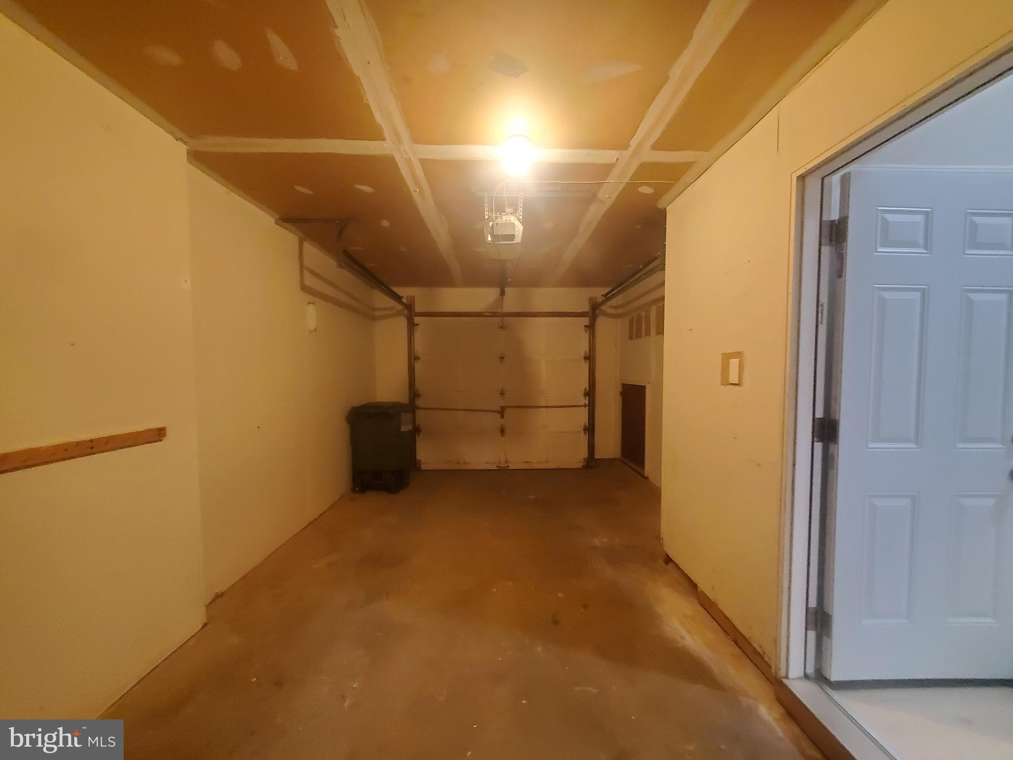 HERITAGE ESTATES - Residential Lease