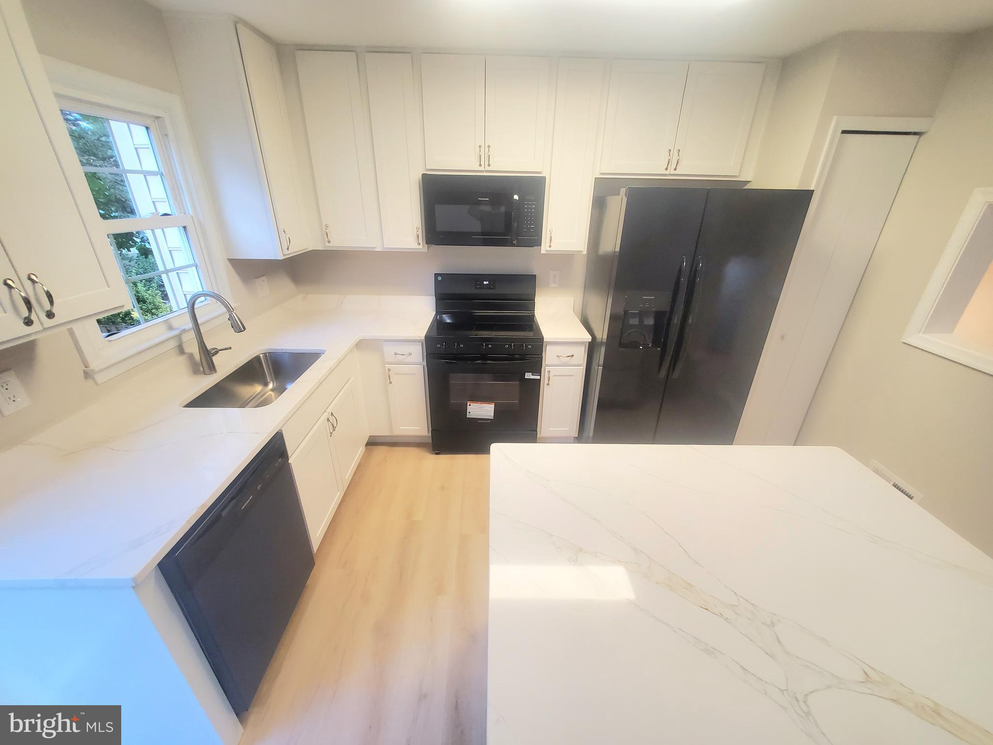 HERITAGE ESTATES - Residential Lease