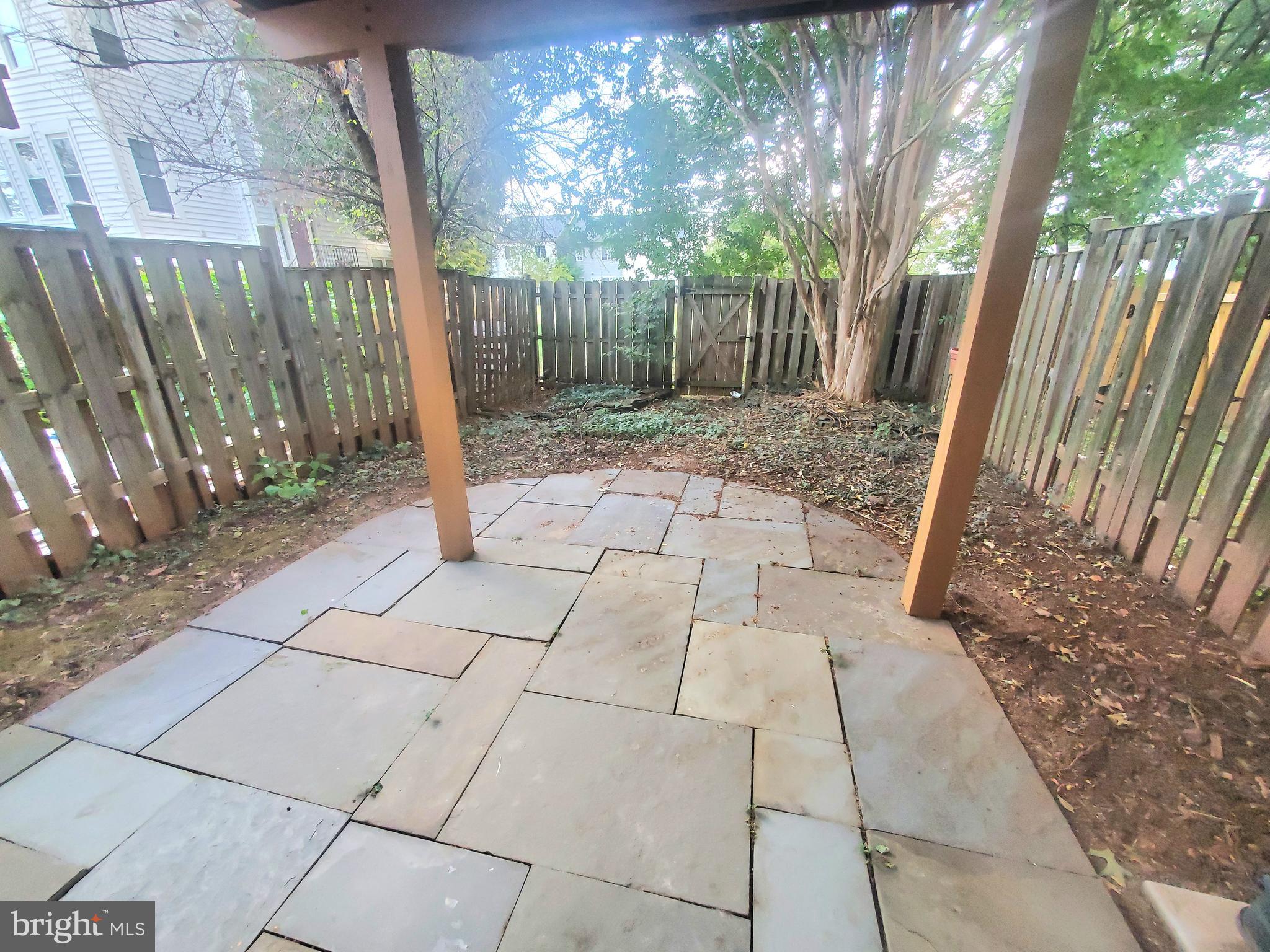 HERITAGE ESTATES - Residential Lease