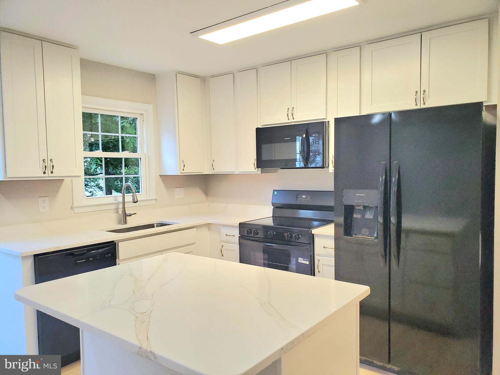 HERITAGE ESTATES - Residential Lease