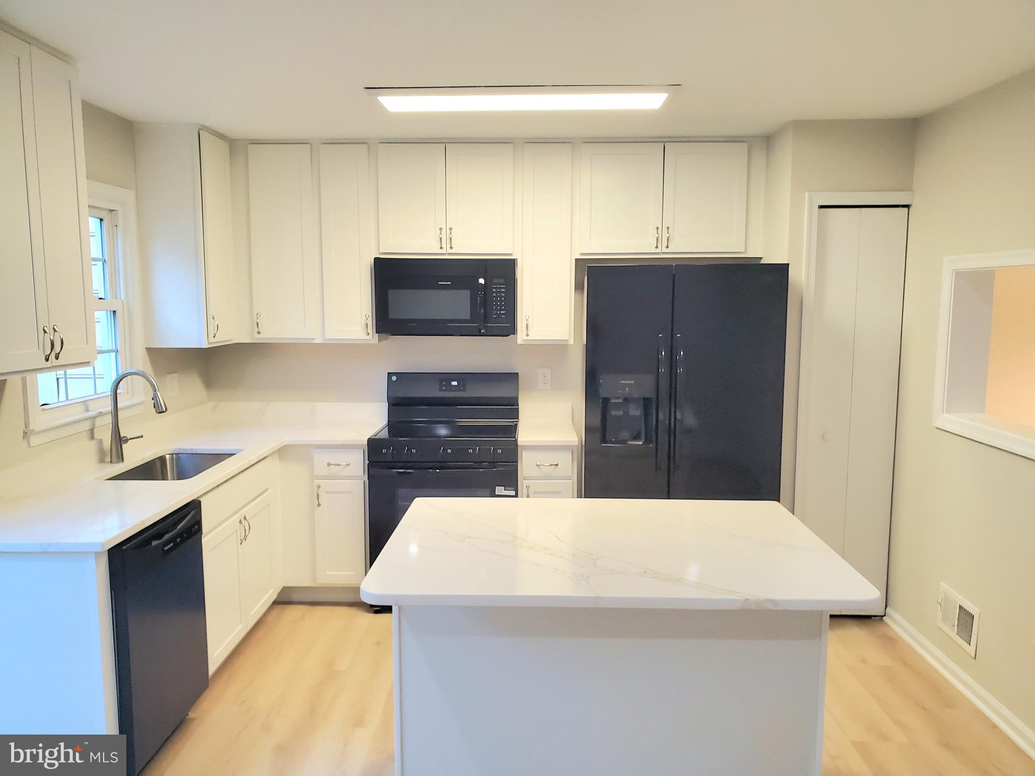 HERITAGE ESTATES - Residential Lease