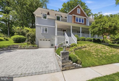 Photo of 4231 31st Street N, ARLINGTON, VA 22207 (MLS # VAAR2073228)