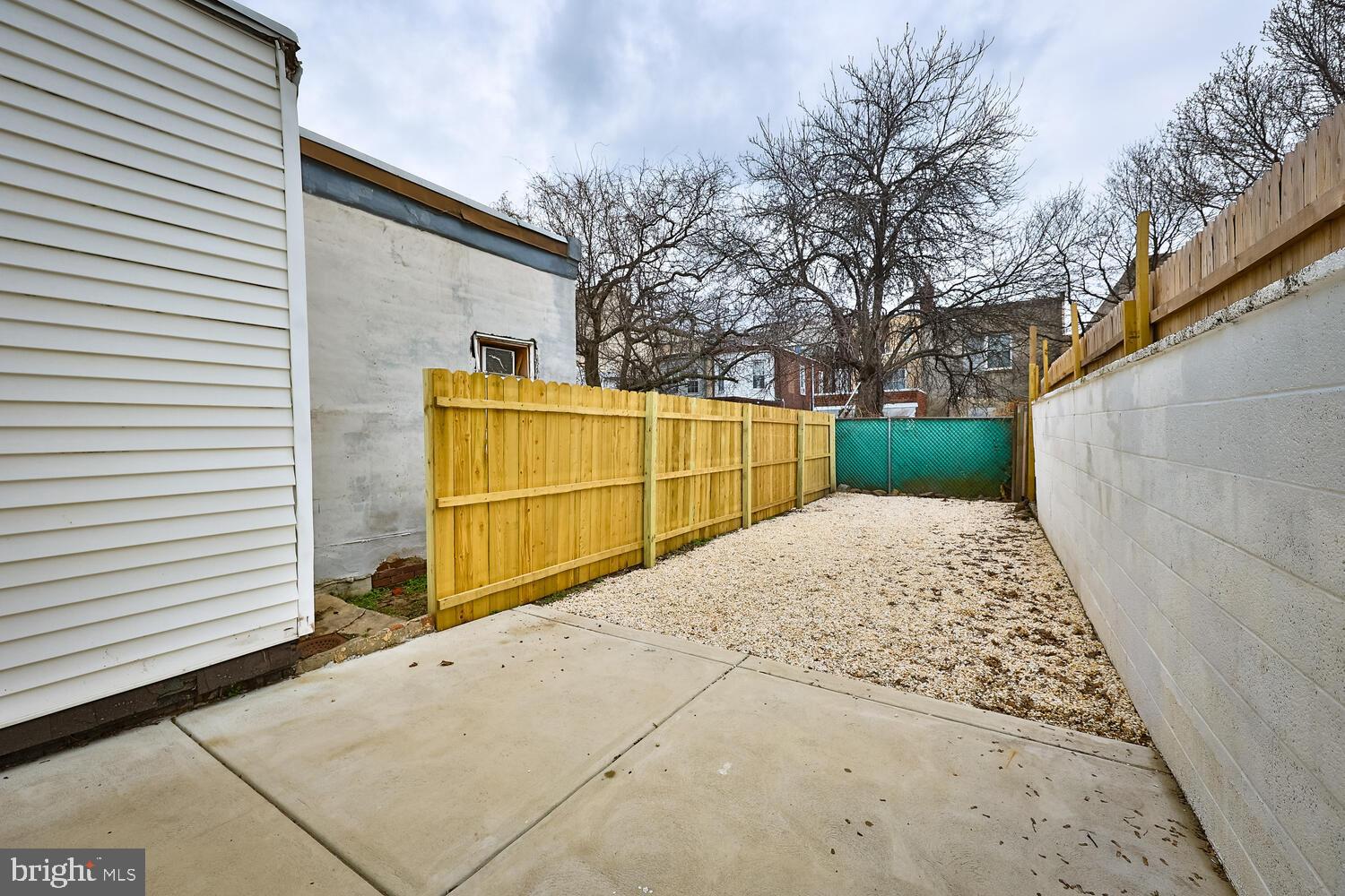 PORT RICHMOND - Residential Lease