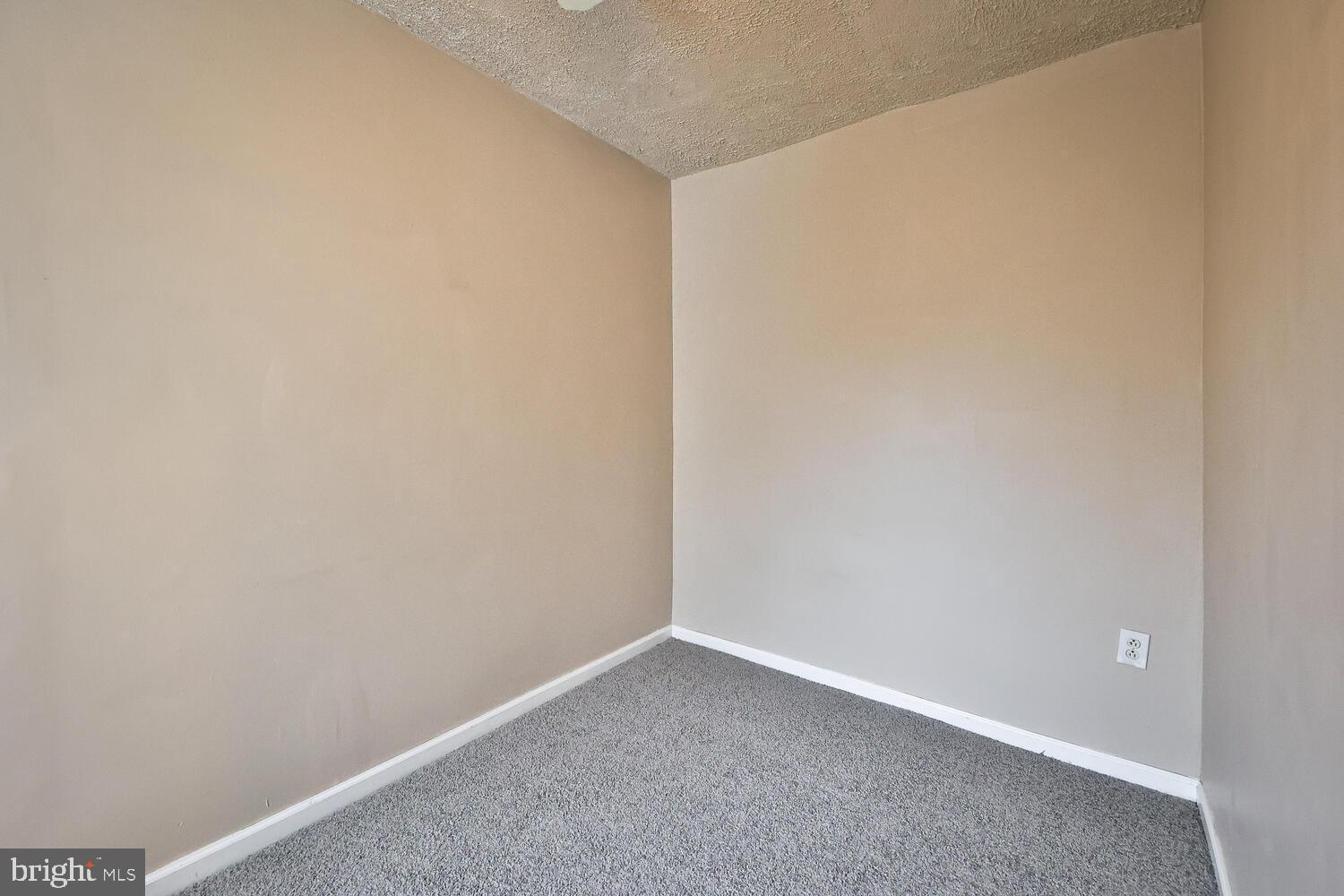 PORT RICHMOND - Residential Lease