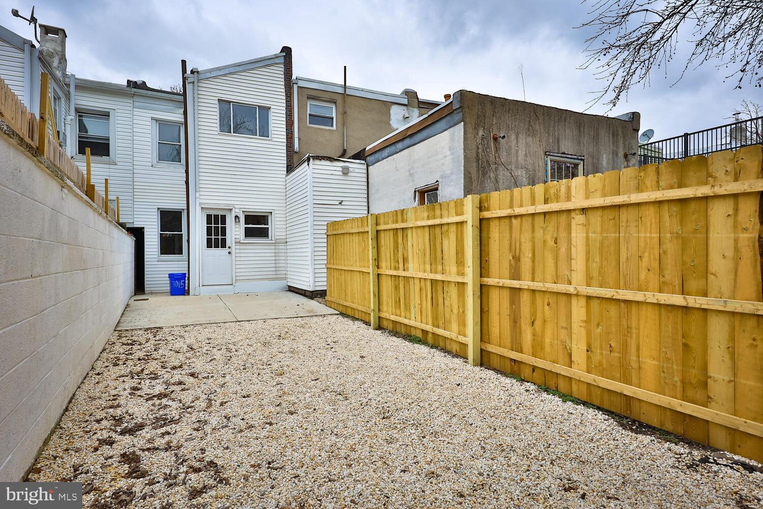 PORT RICHMOND - Residential Lease