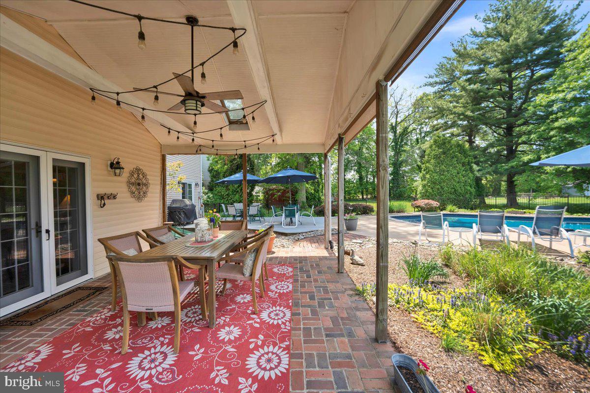 OAK WOOD EAST - Residential