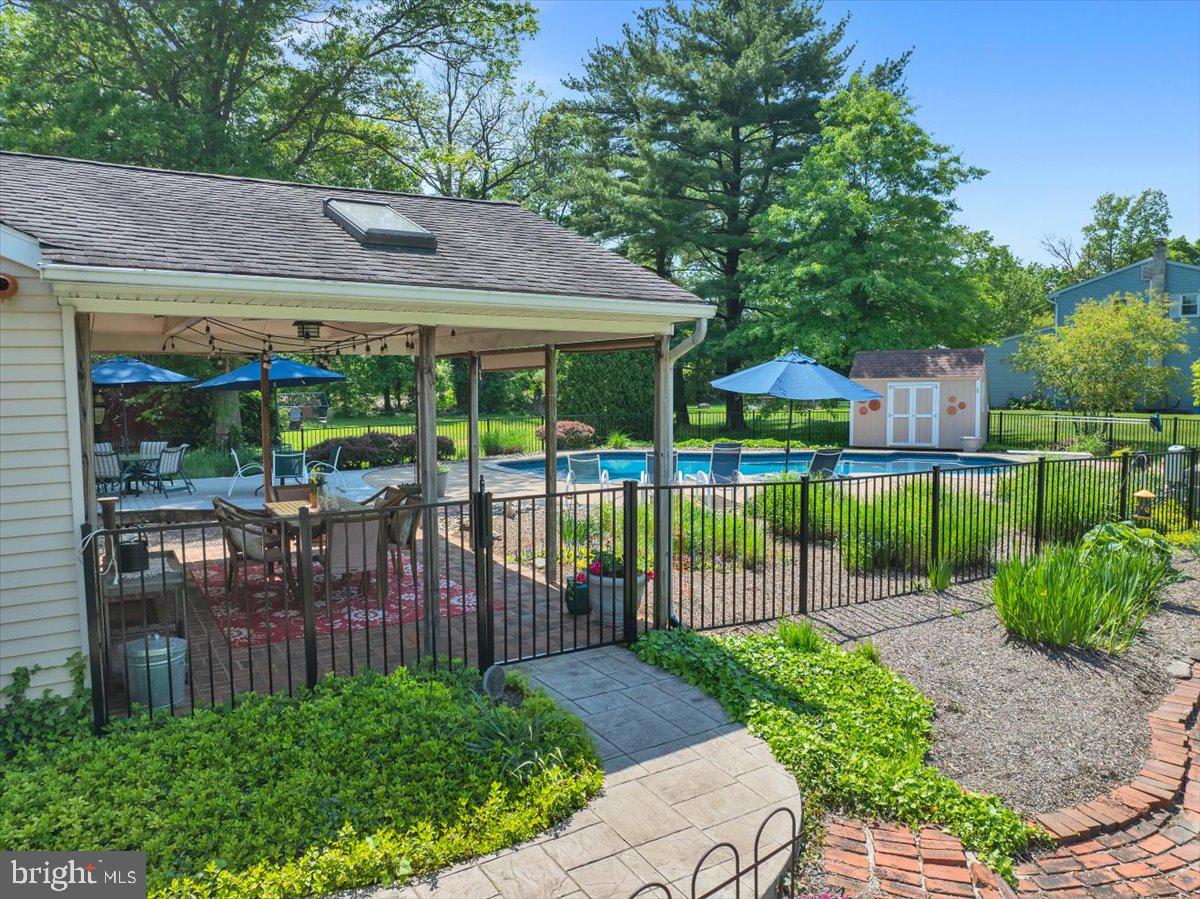 OAK WOOD EAST - Residential