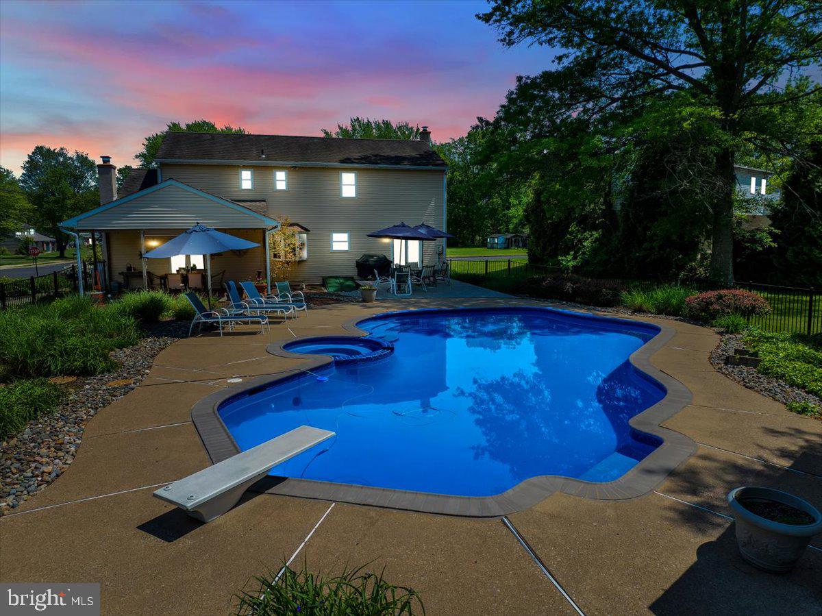 OAK WOOD EAST - Residential