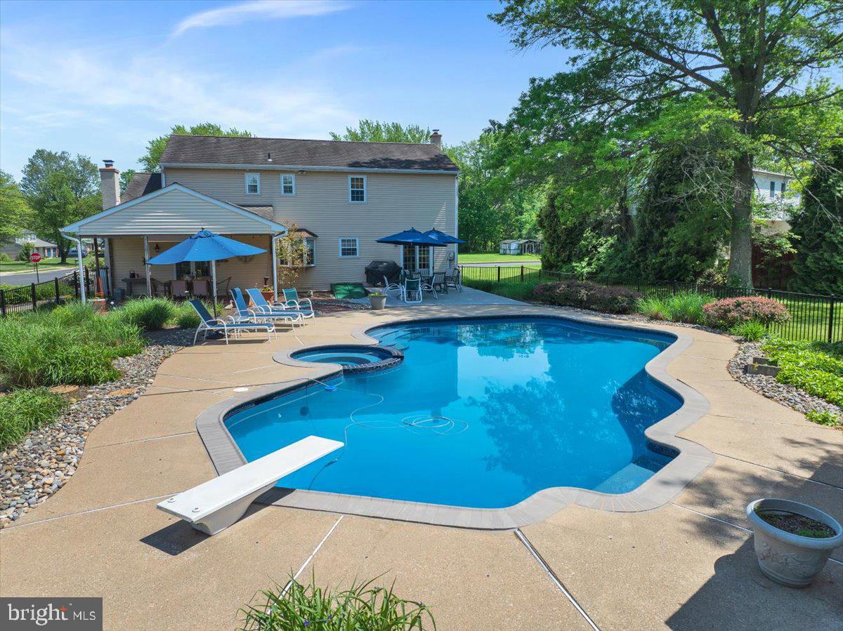 OAK WOOD EAST - Residential