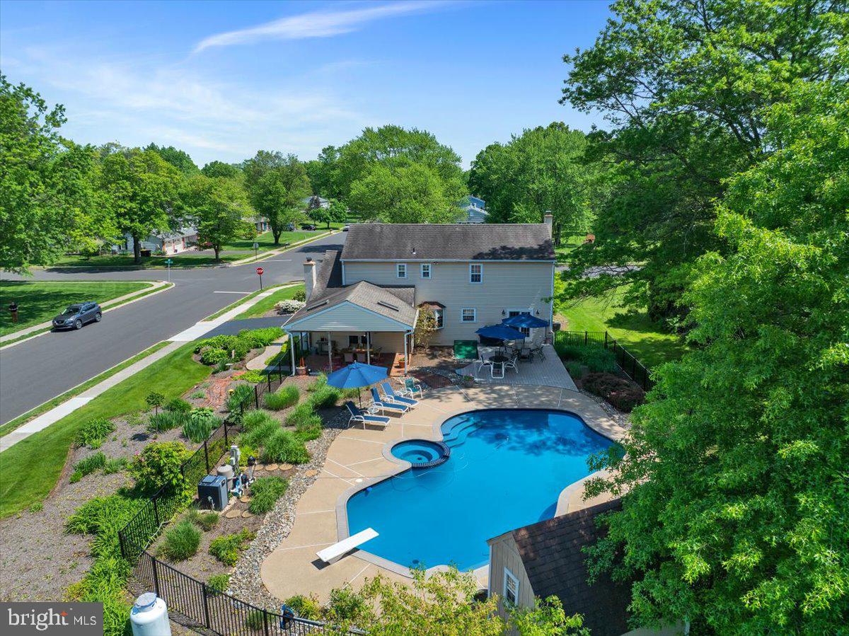 524 GRAPEVINE DRIVE