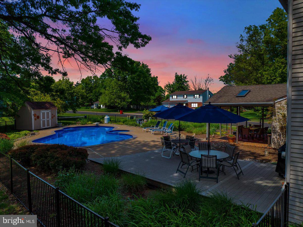 OAK WOOD EAST - Residential