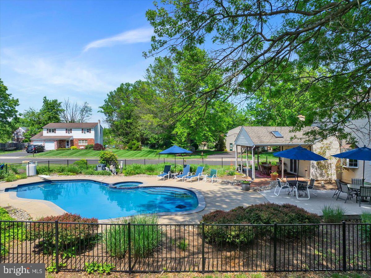 OAK WOOD EAST - Residential