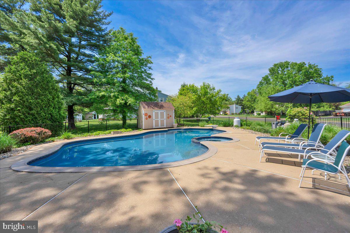 OAK WOOD EAST - Residential