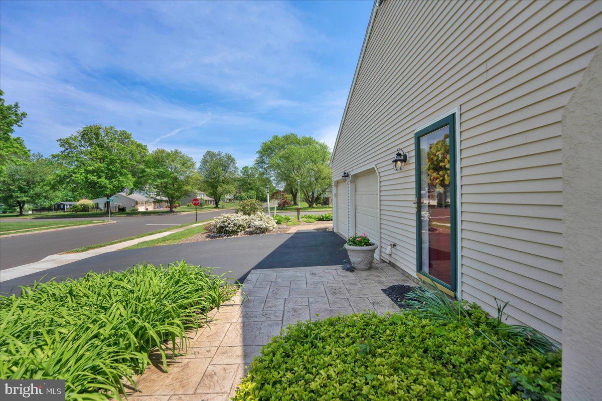 OAK WOOD EAST - Residential