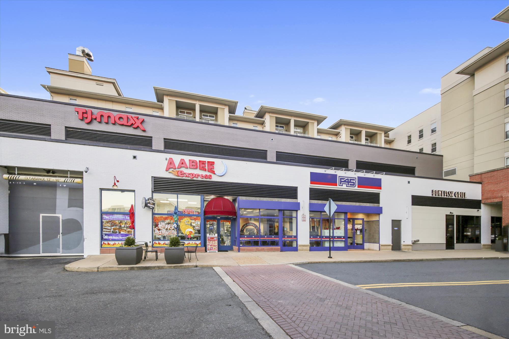 THE REPRESENTATIVE - Residential Lease