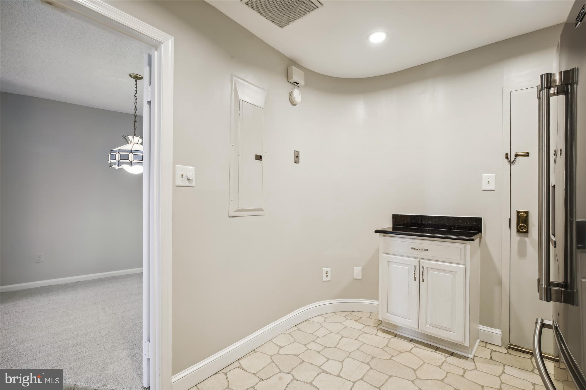 THE REPRESENTATIVE - Residential Lease