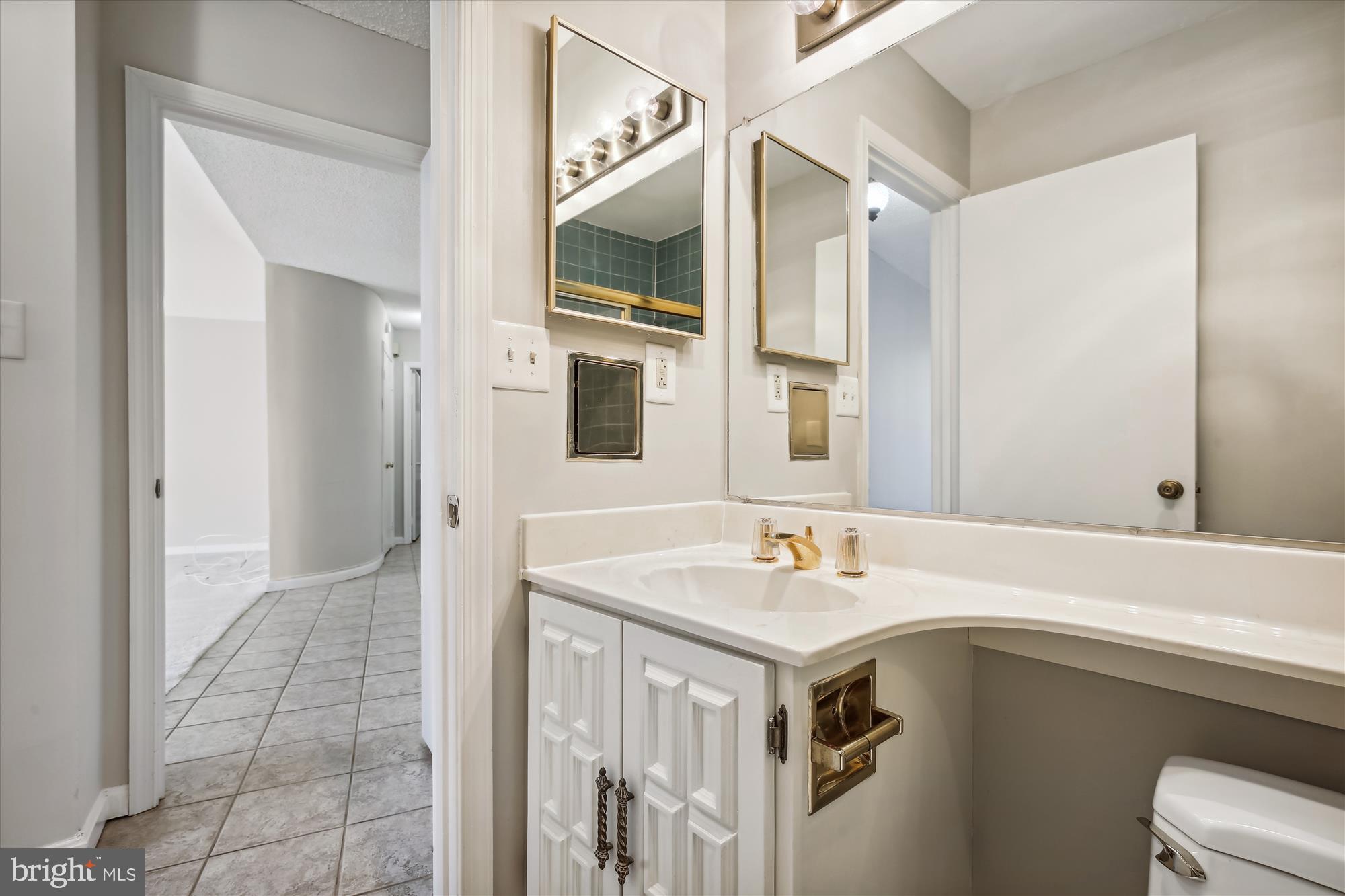 THE REPRESENTATIVE - Residential Lease