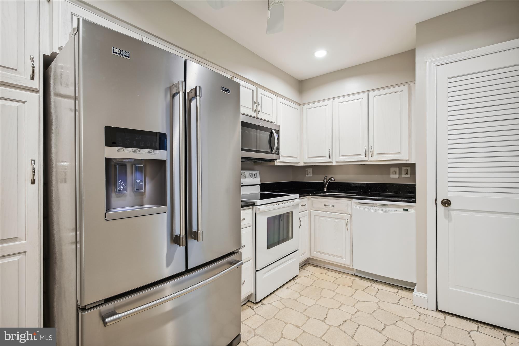 THE REPRESENTATIVE - Residential Lease