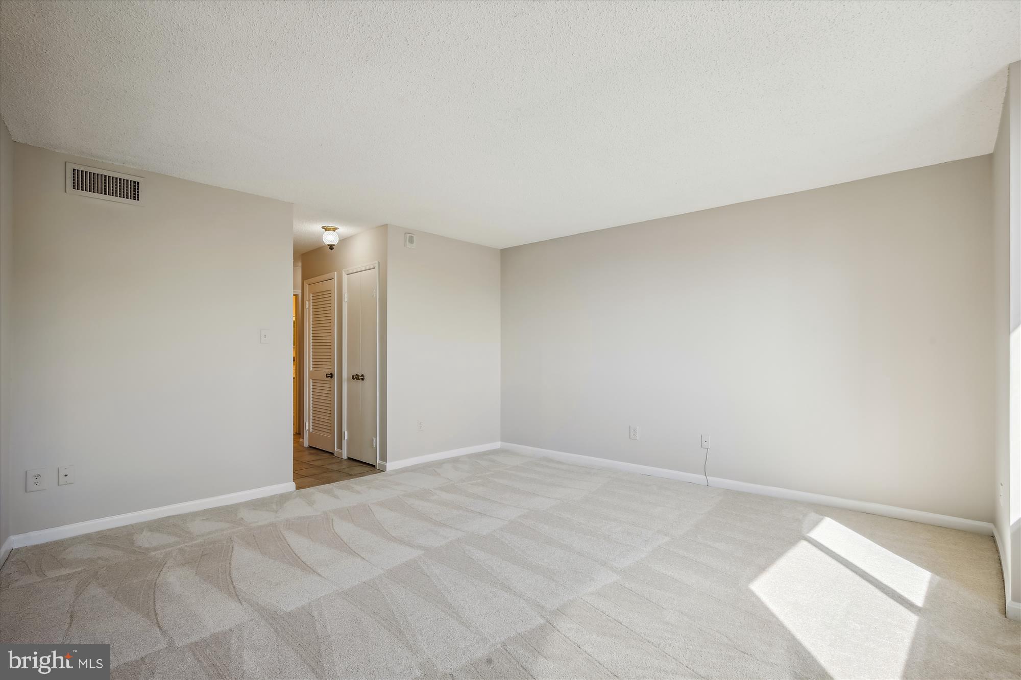 THE REPRESENTATIVE - Residential Lease