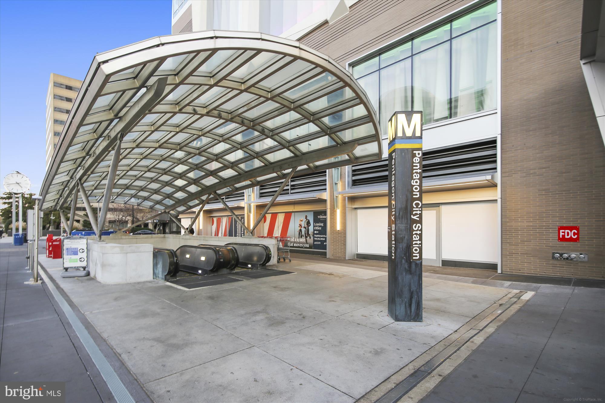 THE REPRESENTATIVE - Residential Lease