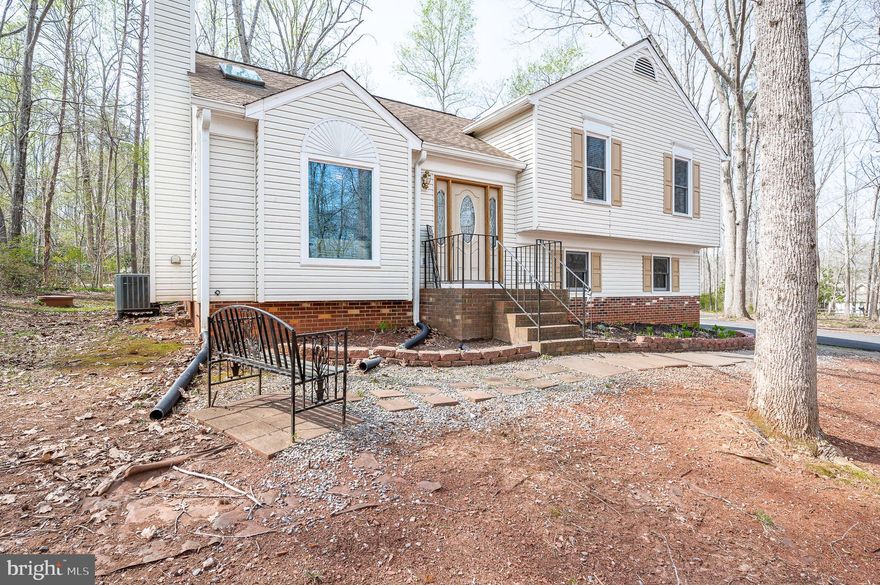 FEAST YOUR EYES ON THIS CHARMING TRI-LEVEL HOME IN THE AMENITY FILLED LAKE WILDERNESS LOCATED IN THE SOUGHT AFTER RIVERBEND SCHOOL DISTRICT. HOME IS WITHIN WALKING DISTANCE TO ALL NEIGHBORHOOD AMENITIES INCLUDING LAKE WITH BEACH LIKE ATMOSPHERE, POOL, PLAYGROUND,BASKETBALL AND TENNIS COURTS.

YOU WILL LOVE EVERYTHING THIS HOME HAS TO OFFER. ITS FEATURES INCLUDE SEASONAL WATER VIEWS, INCREDIBLE AMOUNTS OF NATURAL LIGHT, SOARING 18’ CATHEDRAL CEILINGS, LARGE EAT IN KITCHEN W/ DOUBLE SINK, STAINLESS STEEL APPLIANCES, & ISLAND. LARGE MASTER SUITE W/ SOAKING TUB, EXTENDED VANITY, WALK IN CLOSET, & PRIVATE ACCESS TO YOUR LARGE REAR DECK. LOADS OF RECENT UPDATES INCLUDING NEWER ROOF, SKY LIGHTS, LVP FLOORING, SMART TRANE THERMOSTAT AND HVAC, WINDOWS, AND CARPET. LARGE LOWER LEVEL THAT CAN DOUBLE AS OPTIONAL 4th BEDROOM, OVERSIZED 1 CAR GARAGE WITH AUTOMATIC DOOR .RECENTLY PAVED DRIVEWAY. HOME IS NESTLED ON LARGE 3/4 ACRE HOMESITE ALLOWING FOR TONS OF OUTDOOR TIME TO ENJOY YOUR BUILT IN FIRE-PIT AREA AND OVERSIZED DECK WITH BENCH WHICH ALLOWS FOR AMPLE AMOUNTS OF ROOM FOR ENTERTAINING AND SOCIAL GATHERINGS.