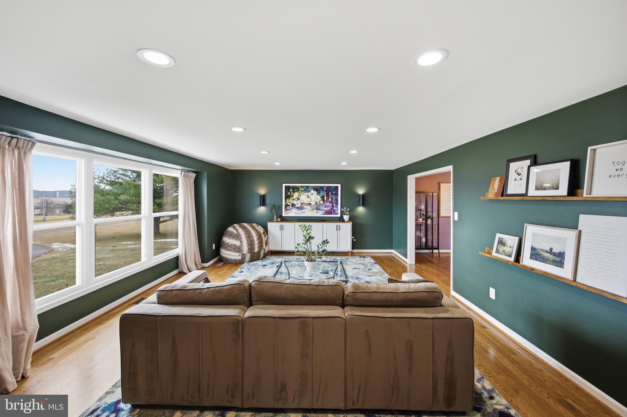 MIDDLETOWN VIEWS - Residential