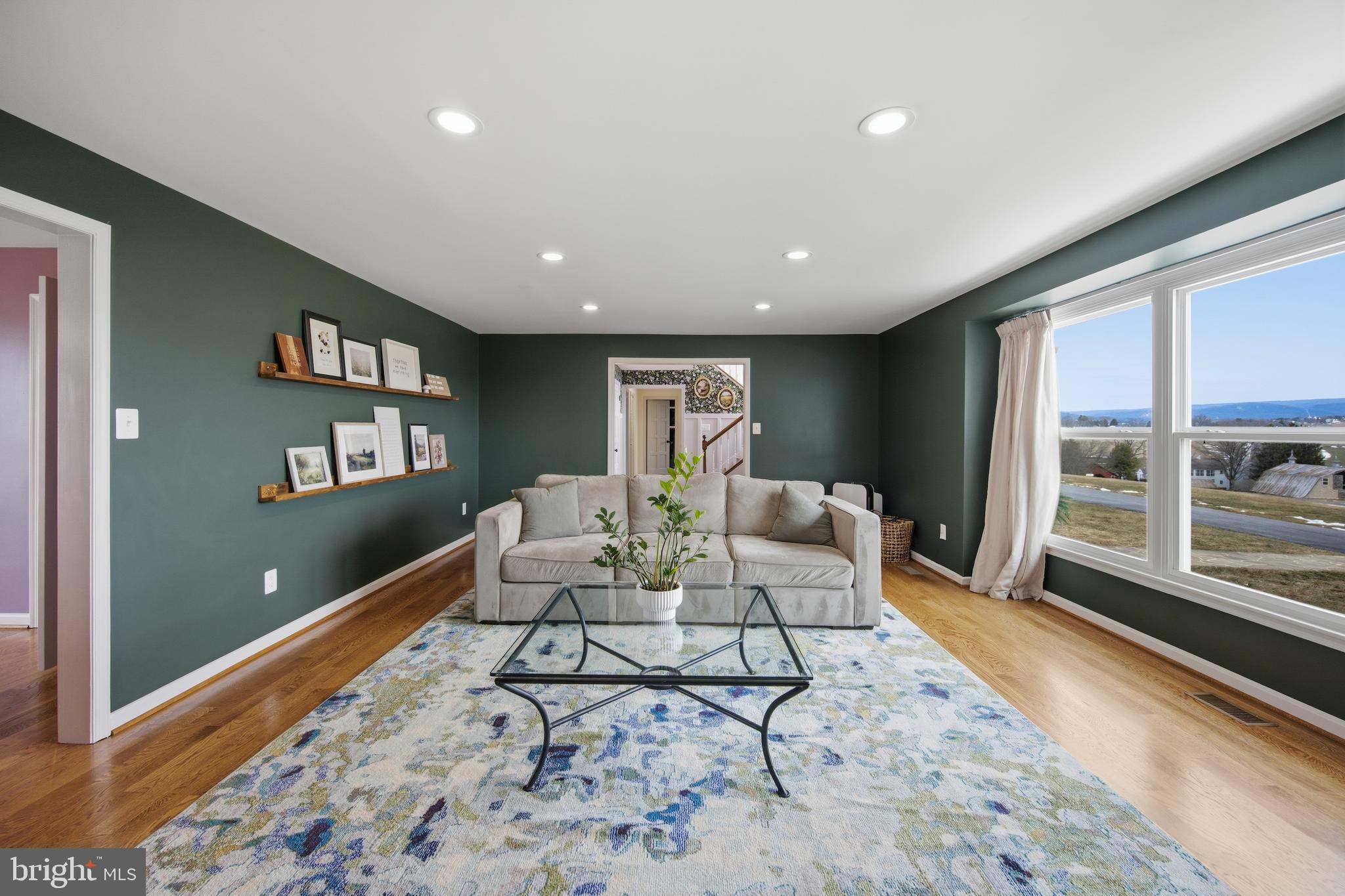 MIDDLETOWN VIEWS - Residential