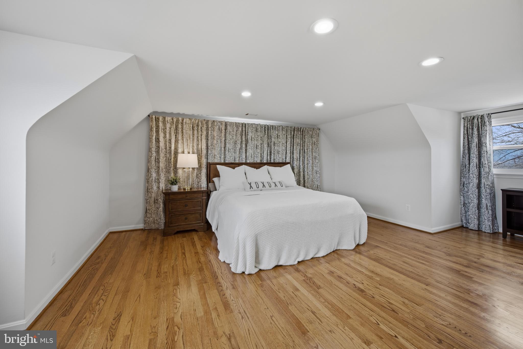 MIDDLETOWN VIEWS - Residential