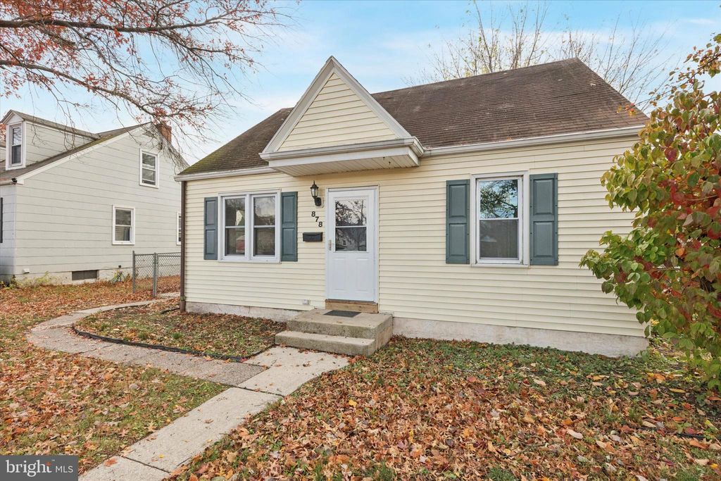 Photo of 878 Warren Street, POTTSTOWN, PA 19464 (MLS # PAMC2161504)