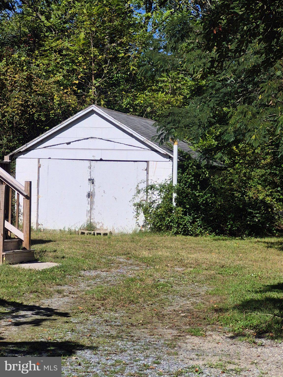 28 SCHOOLHOUSE LANE