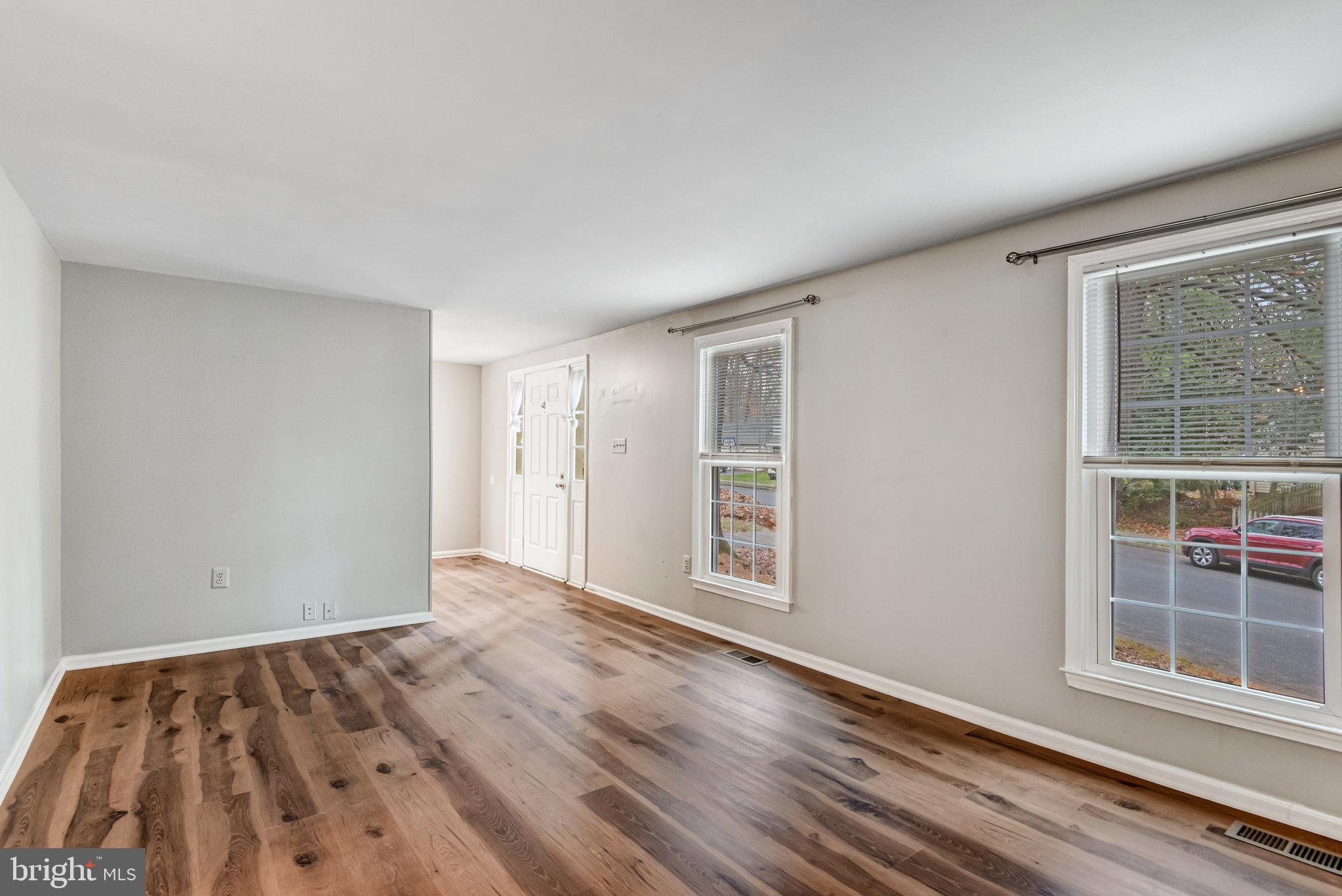 5847 NEW ENGLAND WOODS DRIVE