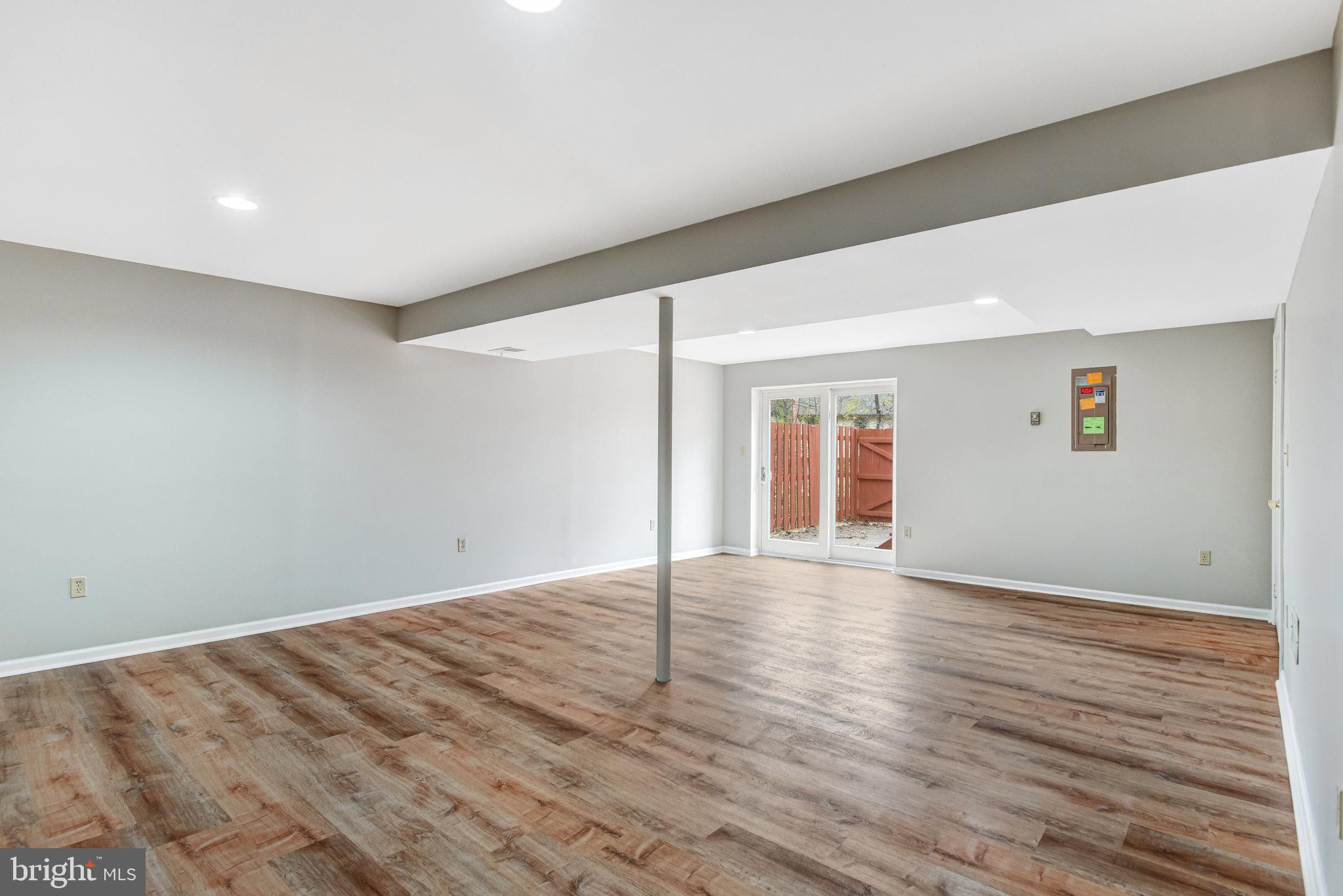 BURKE CENTRE CONSERVANCY - Residential Lease