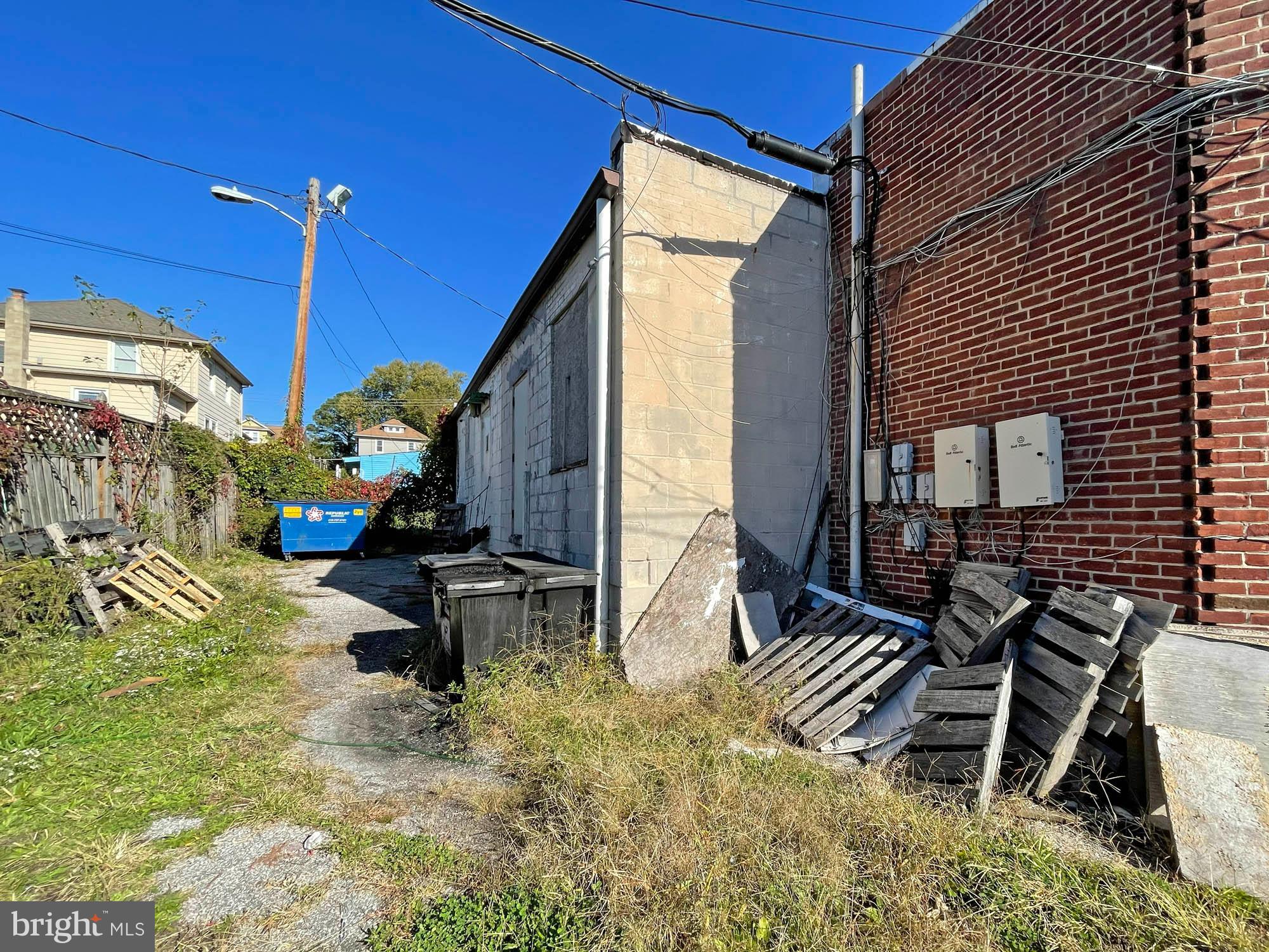 ARBUTUS - Commercial Sale