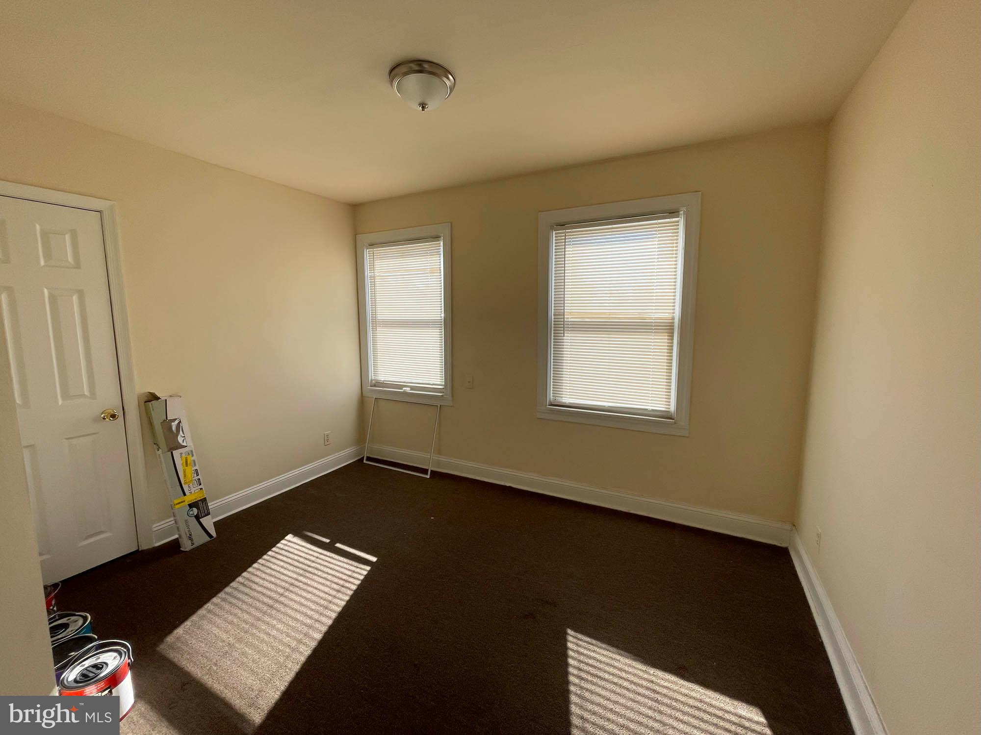 ARBUTUS - Commercial Sale