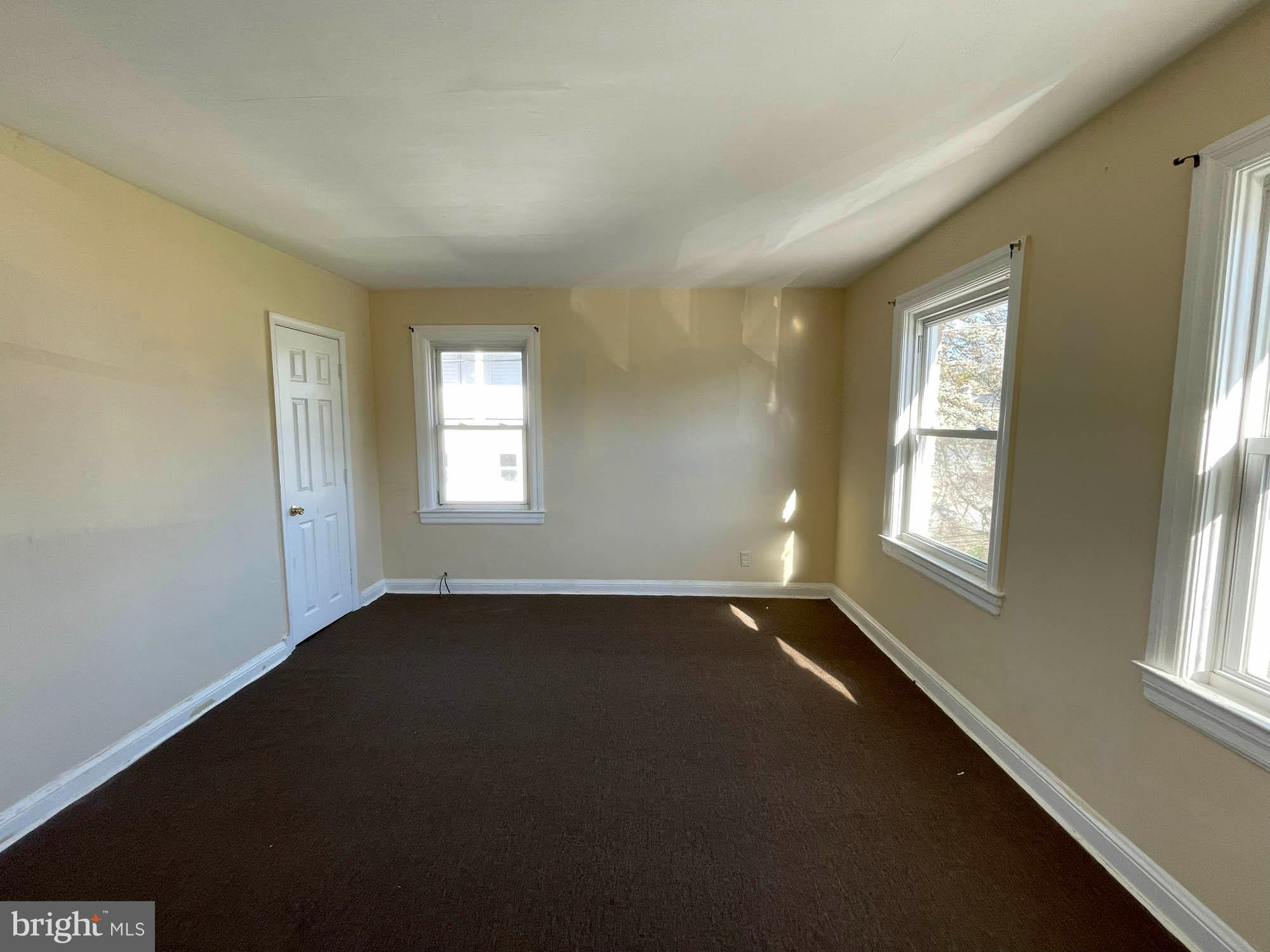 ARBUTUS - Commercial Sale