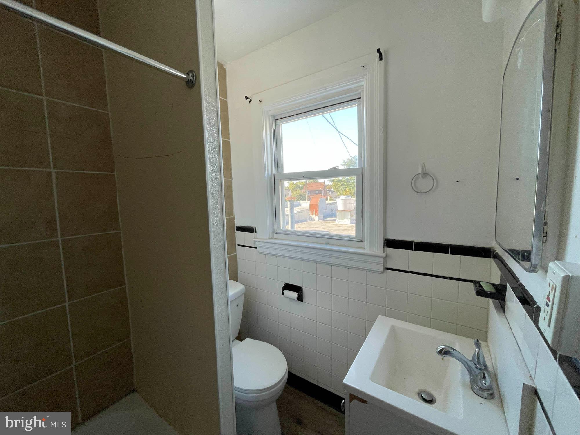 ARBUTUS - Commercial Sale