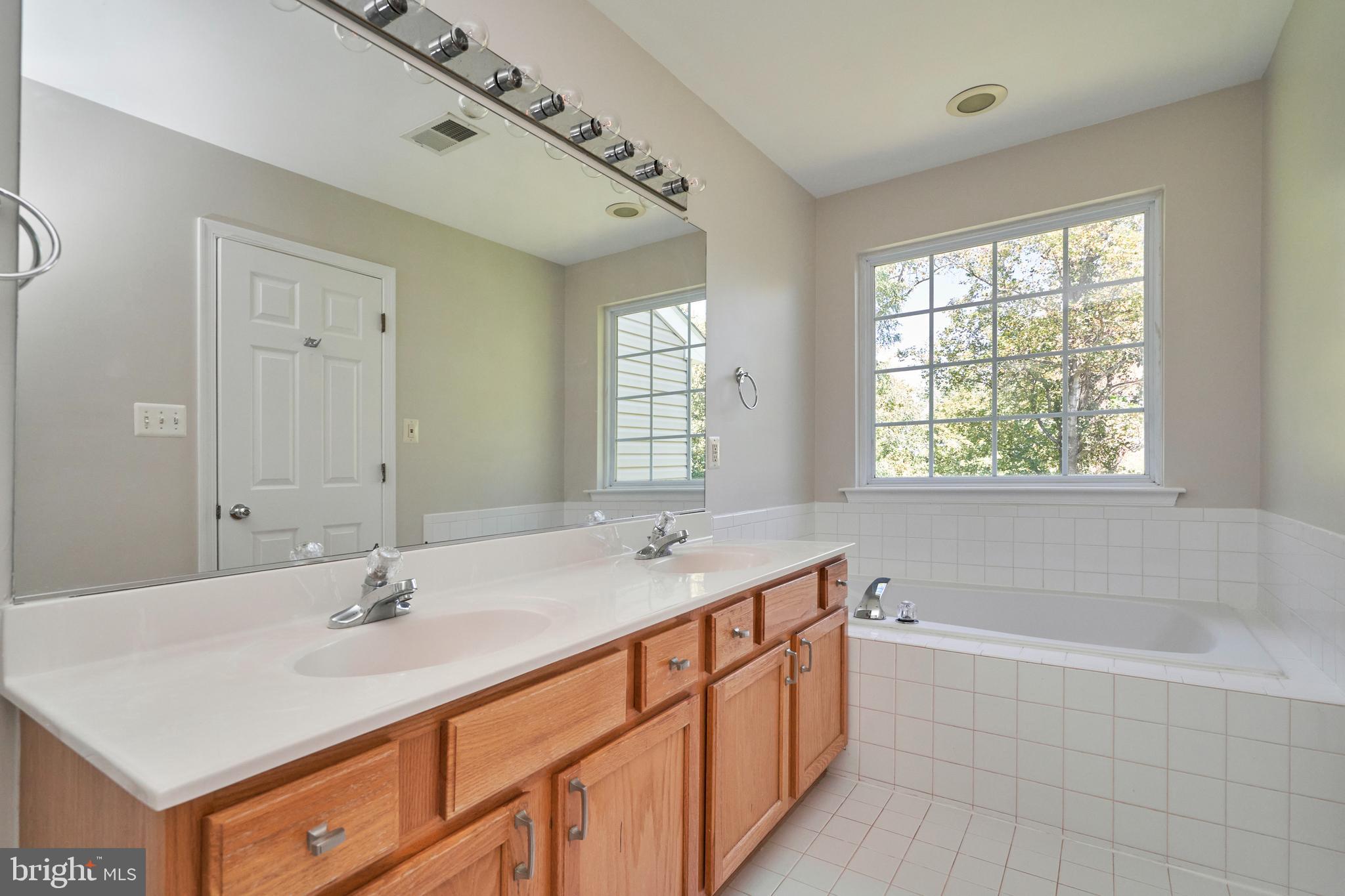 JEFFERSON VILLAGE - Residential Lease