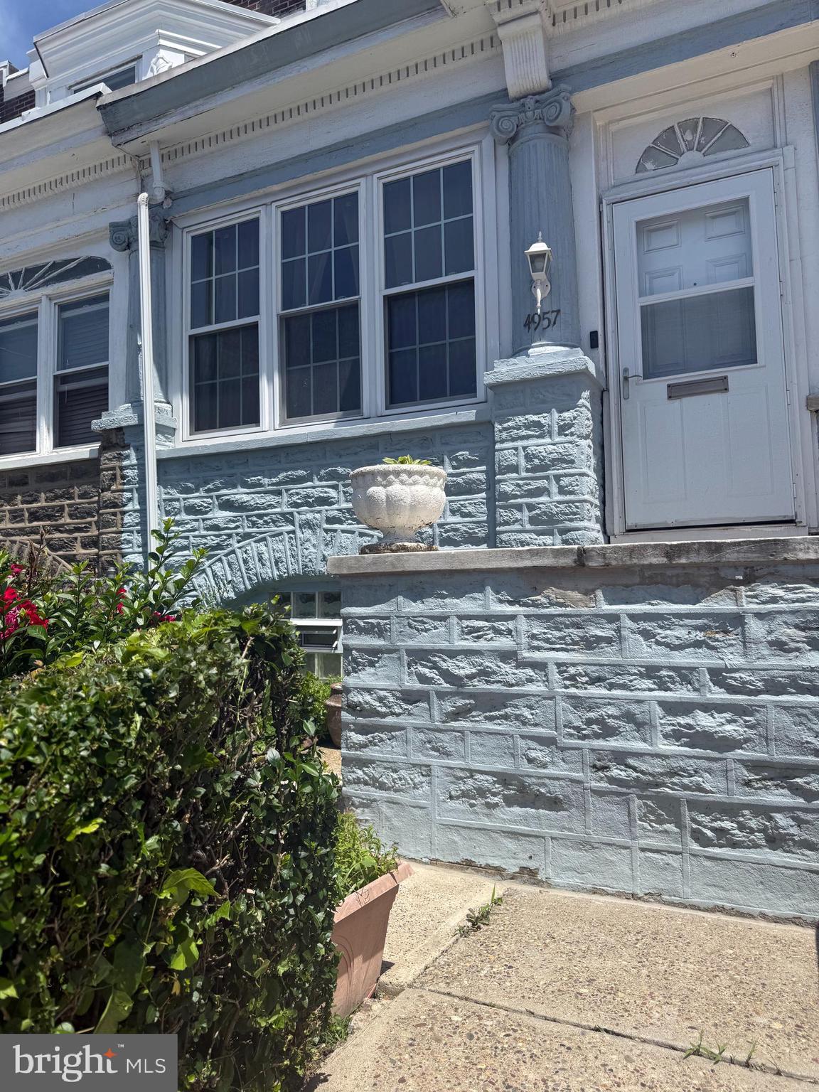 4957 N 9TH STREET