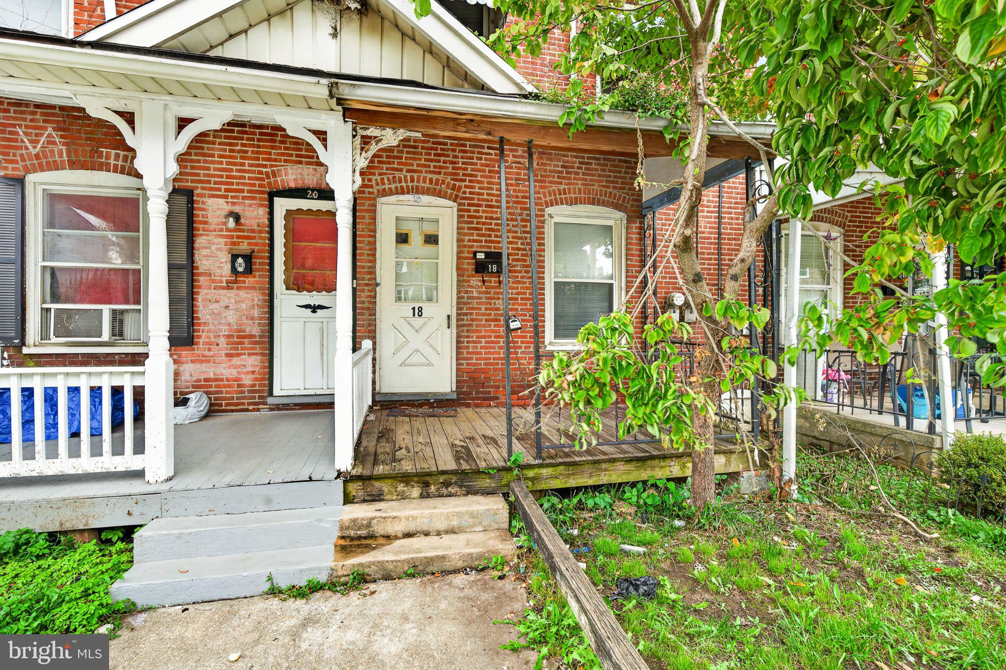 18 W 5TH